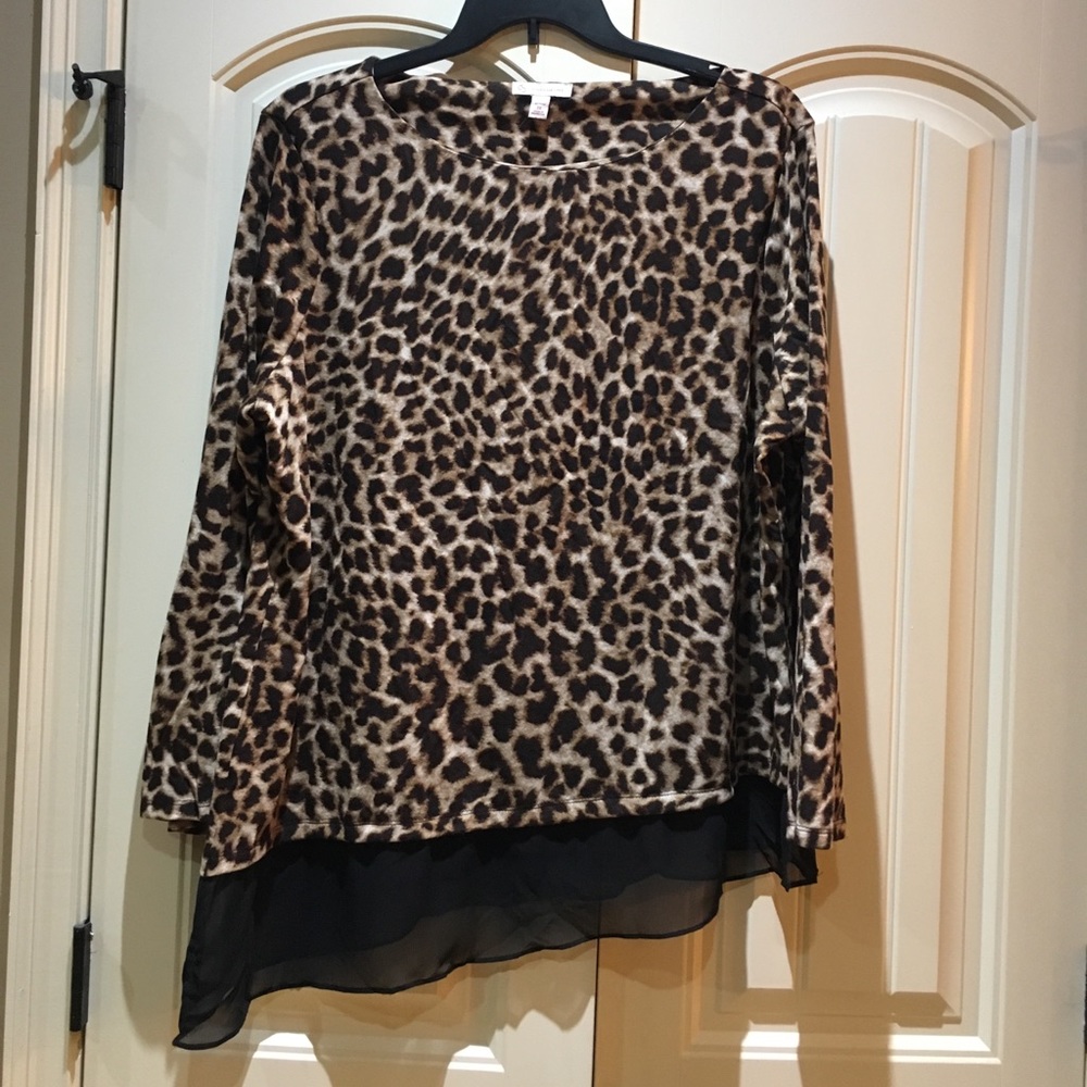 Dress barn top, NWT